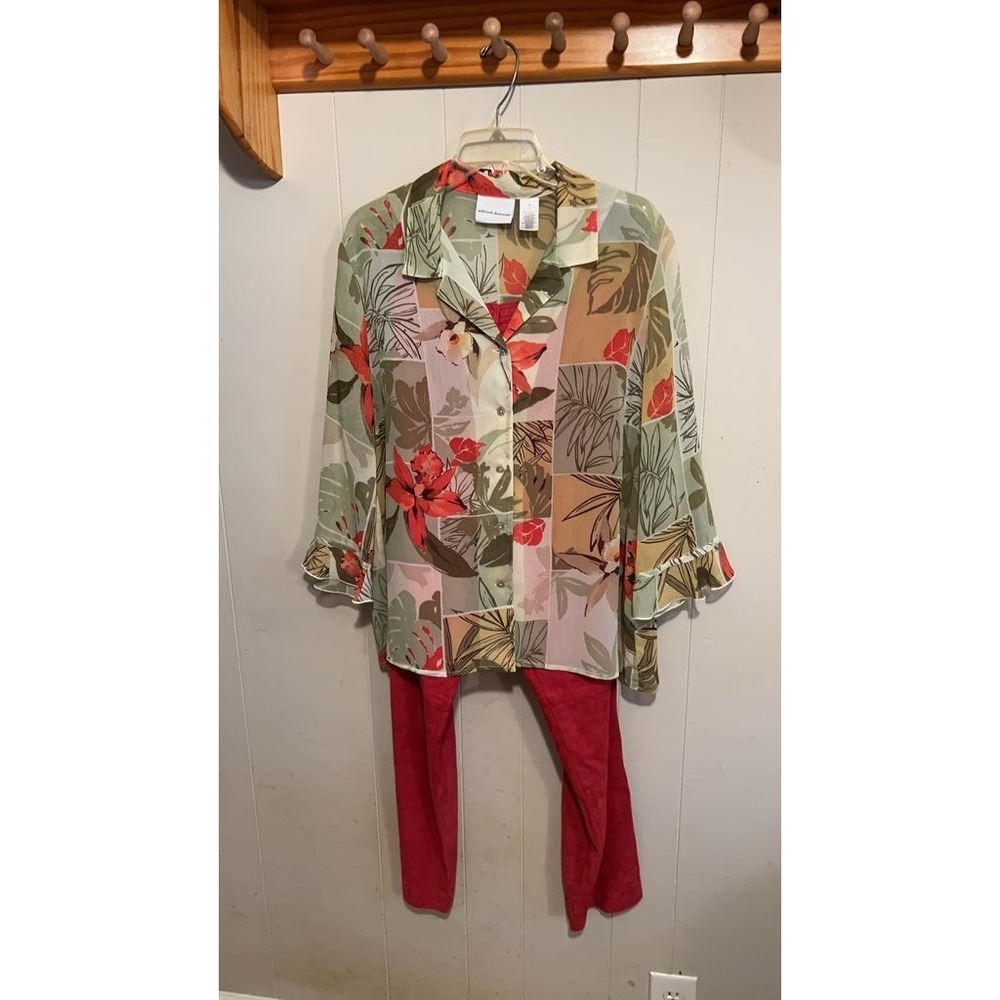 Alfred Dunner Floral Blouse and Red Pants Set
